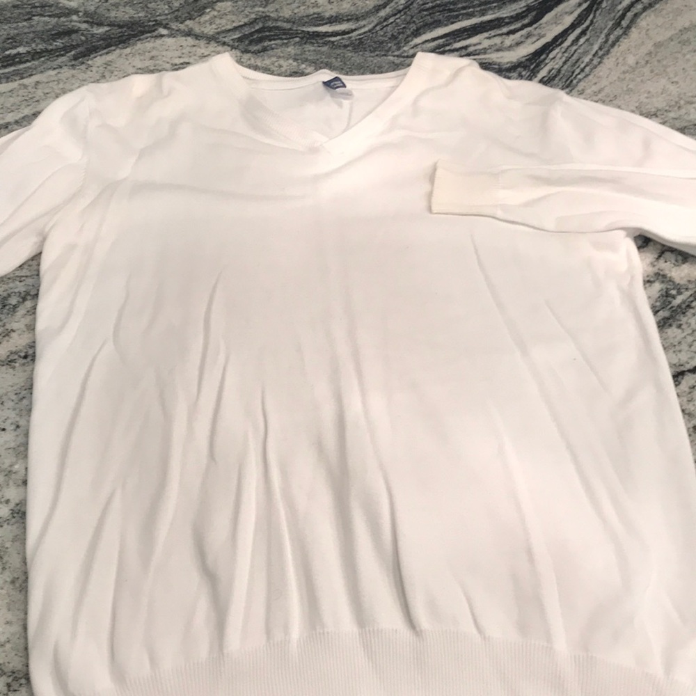 Men’s white H&M V-neck sweater